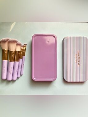 Isaac Mizrahi 5 Brush Set with Case